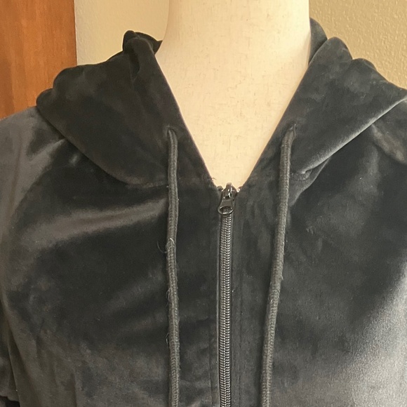 Black Velour Lounge Set - Medium - Picture 3 of 9